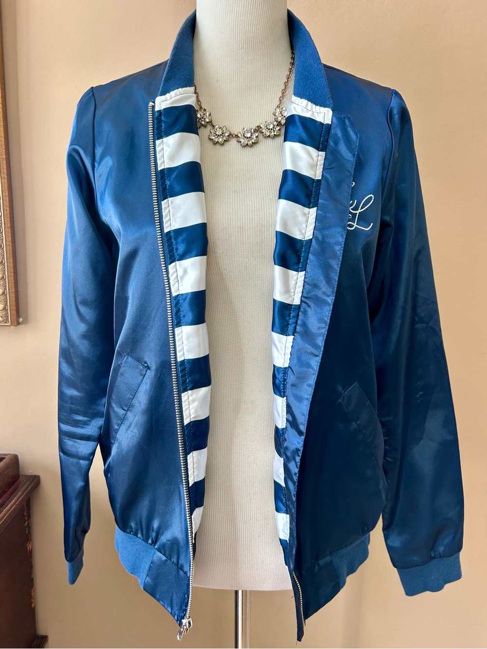 Disney Cruise Line Minnie Mouse Jacket Blue Satin Bomber Size Medium - Picture 7 of 8